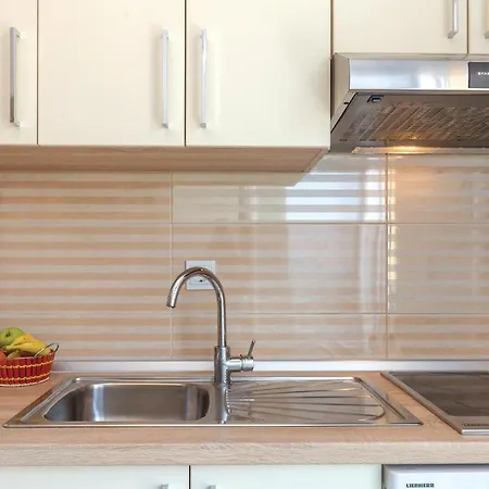In With Kitchen Διαμέρισμα Krvavica